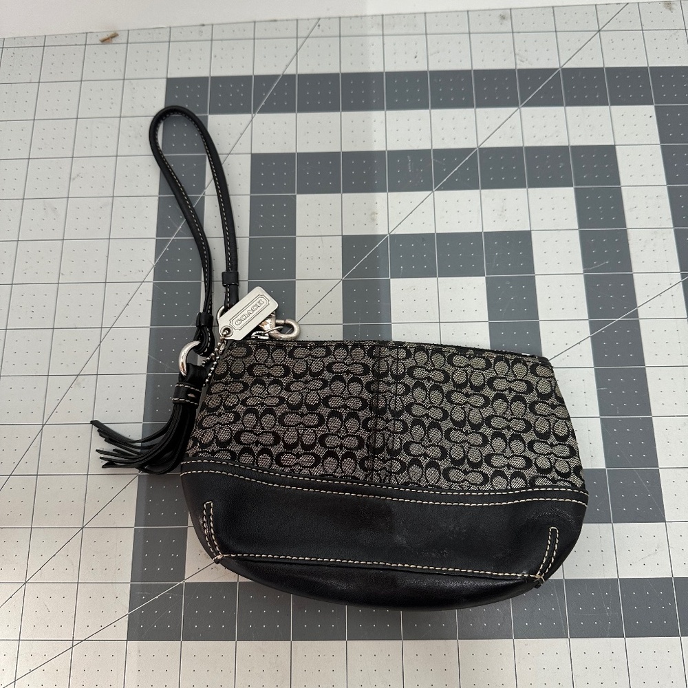 Coach Mini Signature Duff Logo Wristlet Strap Black Leather Purse Clutch